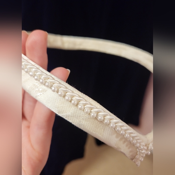 Velvet Fantasy Cape - Picture 9 of 15